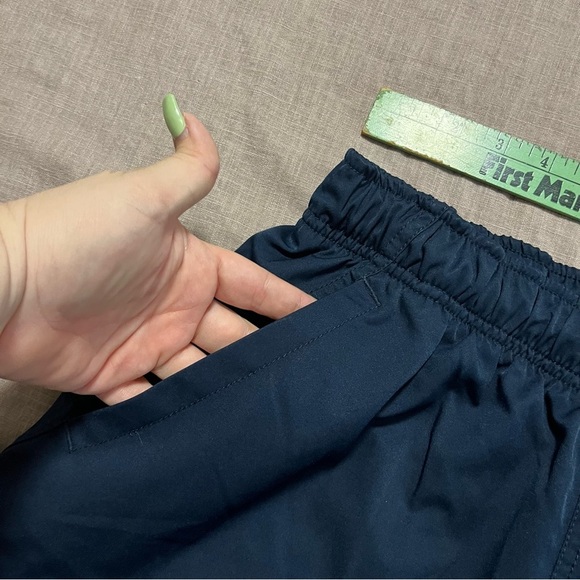 Vintage Nike Men's Navy Tech Cargo Pocket Athletic Shorts Size Large Quick Dry - Picture 8 of 8